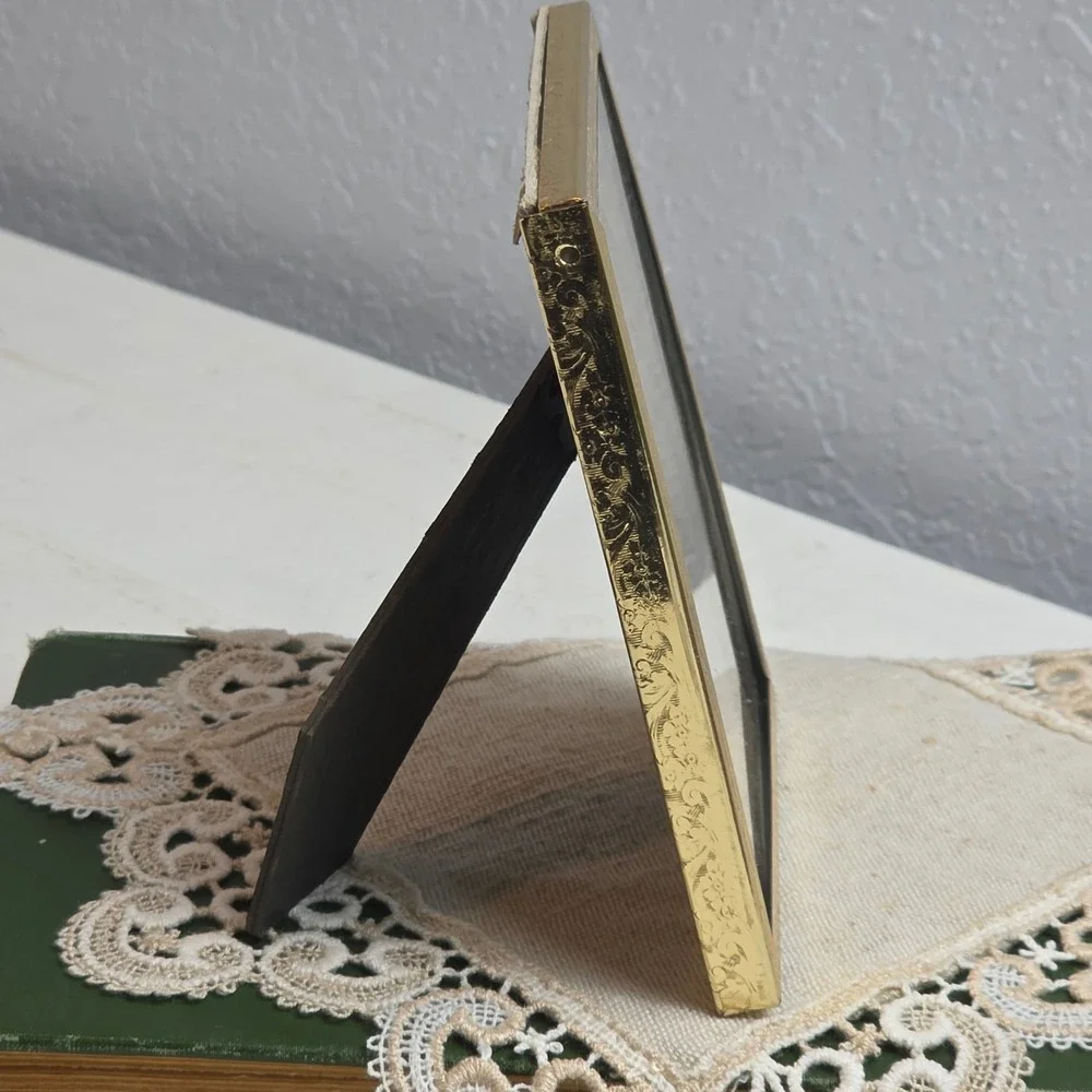 Vintage Gold Ornate Embossed Metal Picture Frame Tabletop Easel Back‎